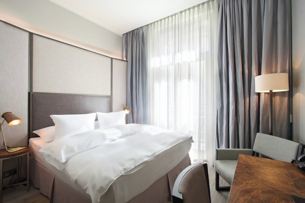 The Emblem Prague Hotel — Hotel rooms in Prague, Prague