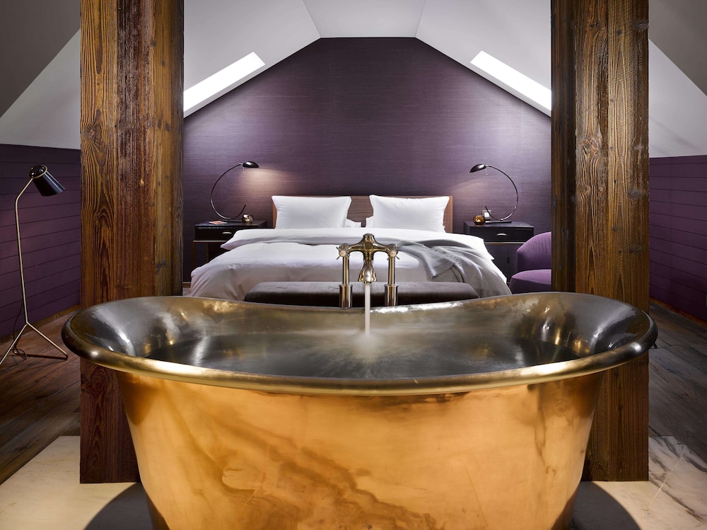 The Emblem Prague Hotel — Hotel rooms in Prague, Prague
