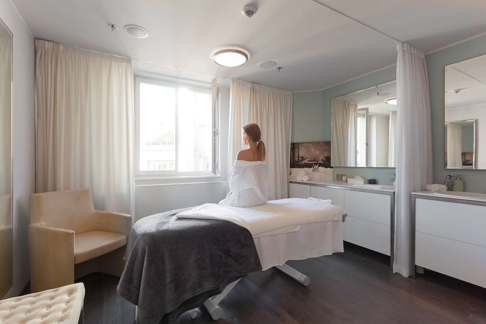 The Emblem Prague Hotel — Hotel rooms in Prague, Prague