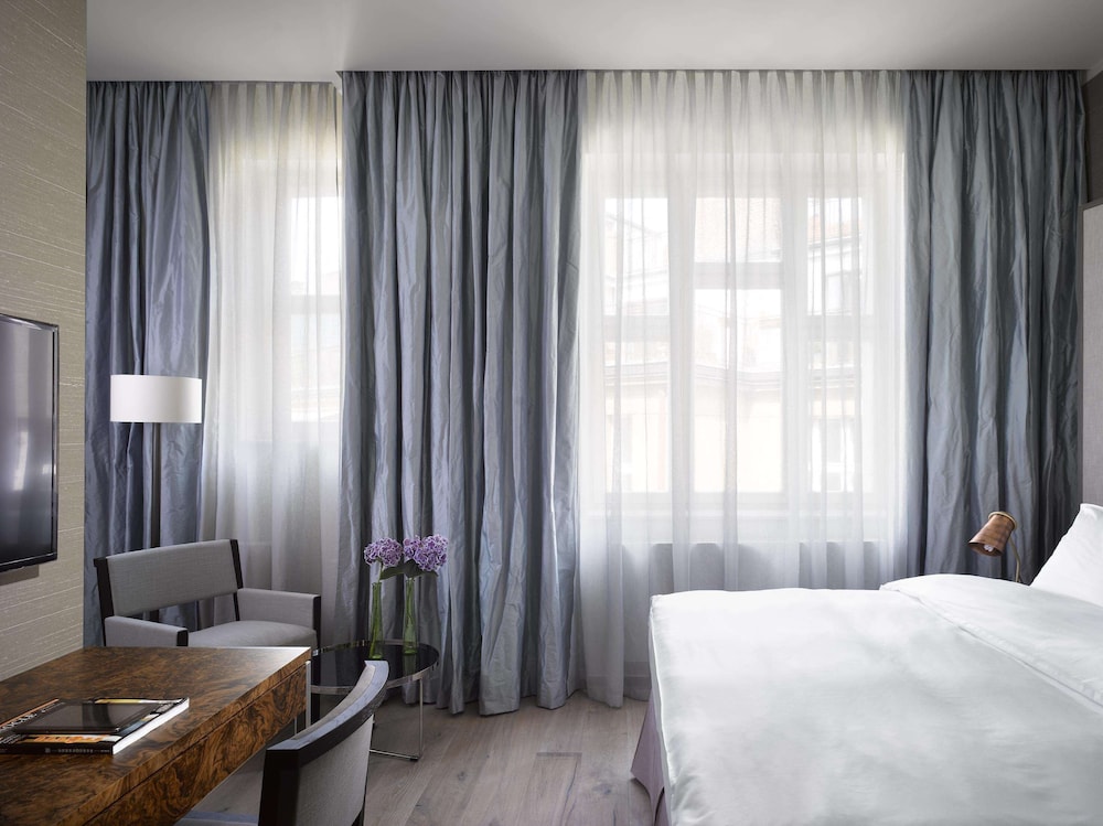 The Emblem Prague Hotel — Hotel rooms in Prague, Prague