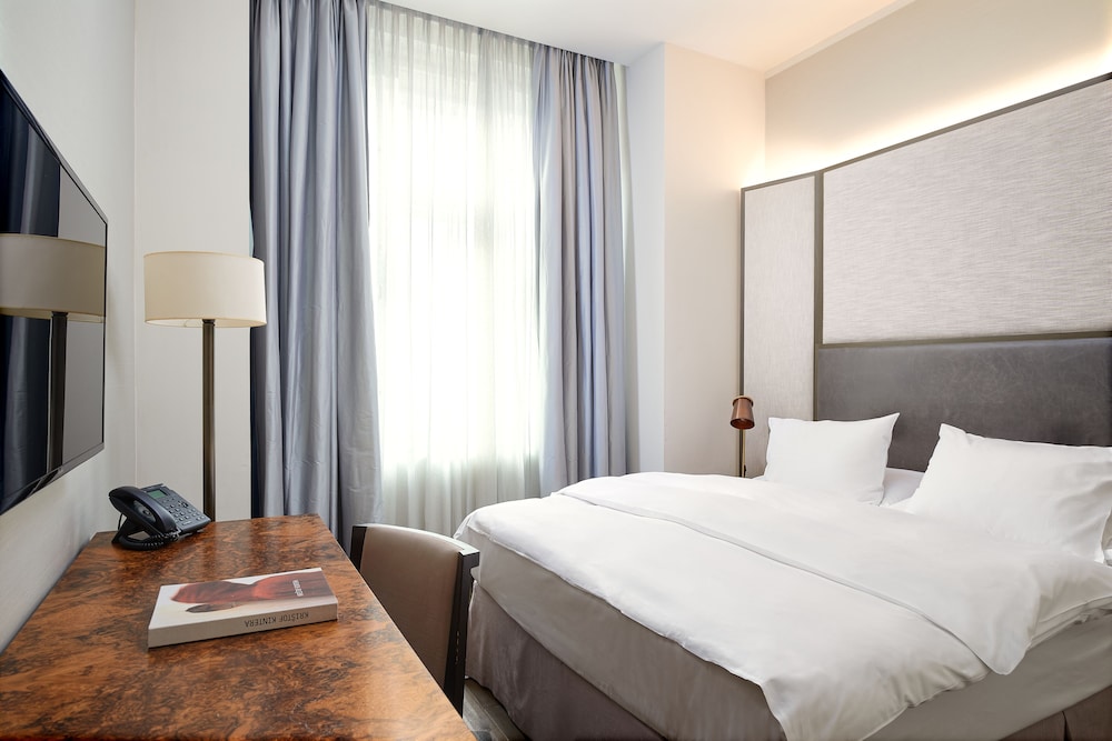 The Emblem Prague Hotel — Hotel rooms in Prague, Prague