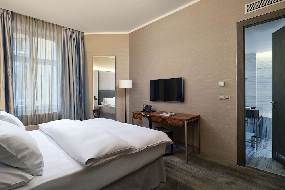 The Emblem Prague Hotel — Hotel rooms in Prague, Prague