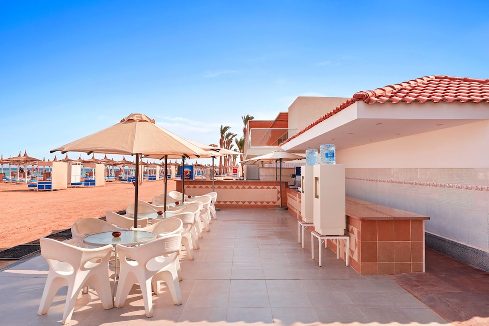 Pickalbatros Water Valley Resort - Neverland Hurghada — Restaurant & bars in Hurghada, Red Sea