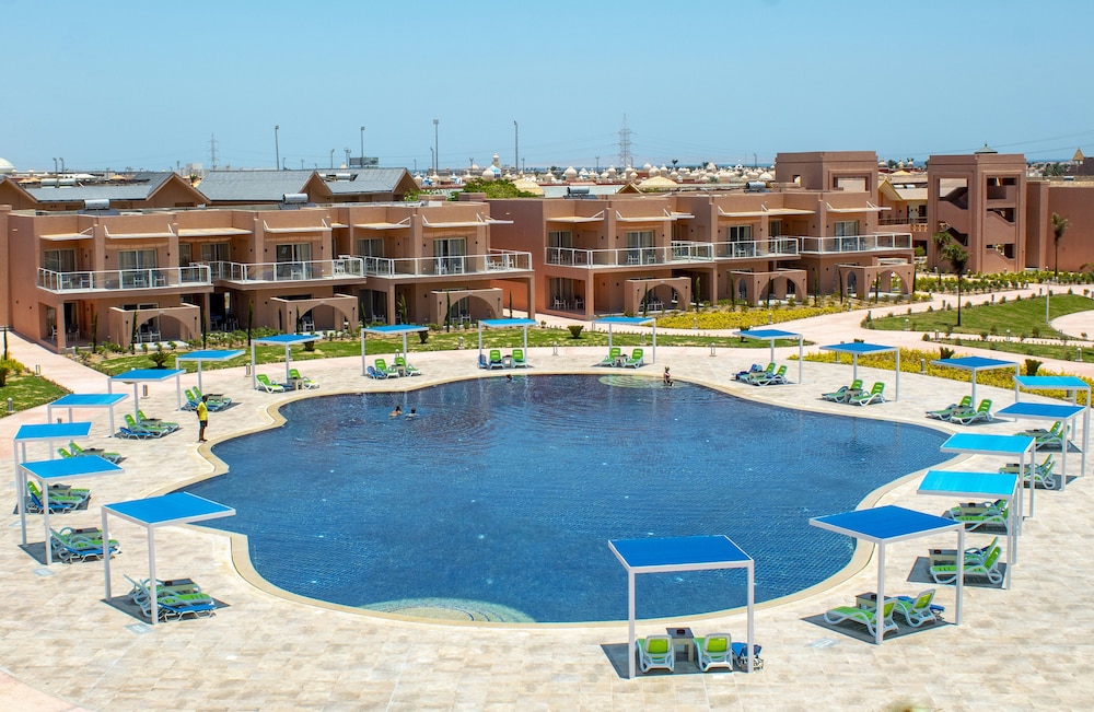 Pickalbatros Water Valley Resort - Neverland Hurghada — Swimming pool in Hurghada, Red Sea