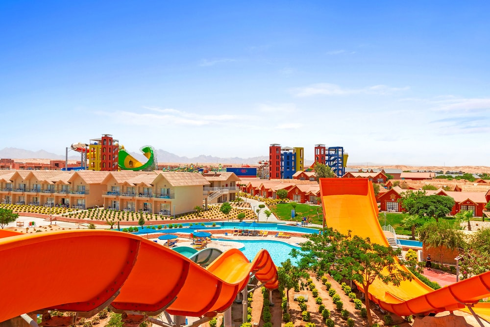 Pickalbatros Water Valley Resort - Neverland Hurghada — Swimming pool in Hurghada, Red Sea
