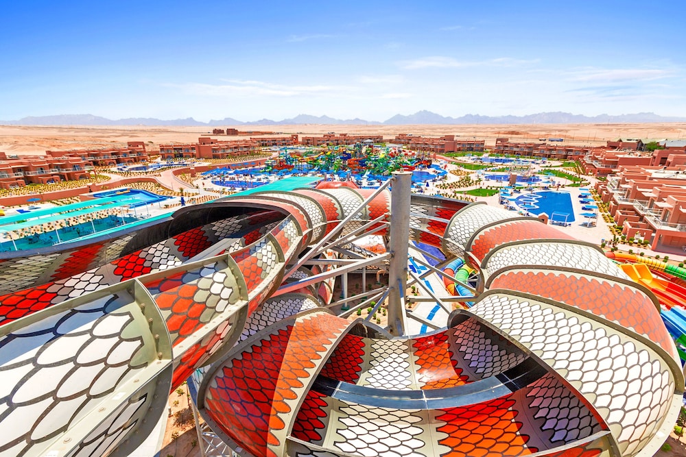 Pickalbatros Water Valley Resort - Neverland Hurghada — Swimming pool in Hurghada, Red Sea