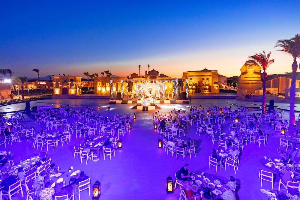 Pickalbatros Water Valley Resort - Neverland Hurghada — Hotel building in Hurghada, Red Sea