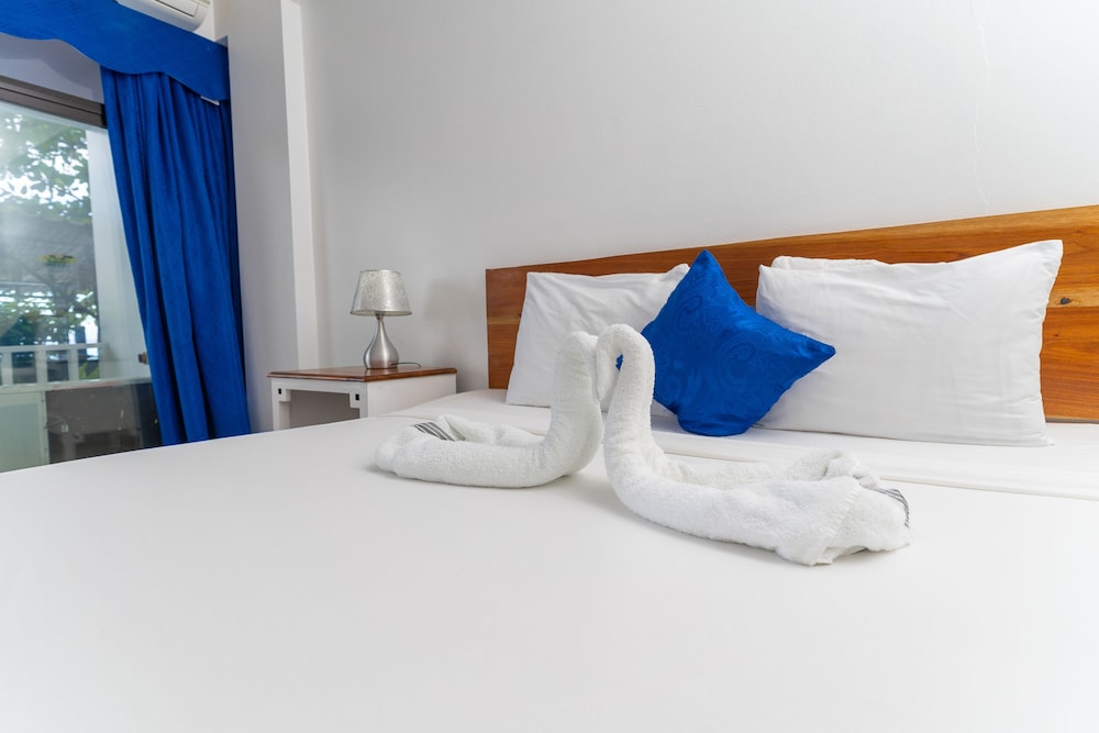 Sand And Tan Beach Hotel — Hotel rooms in Ocho Rios