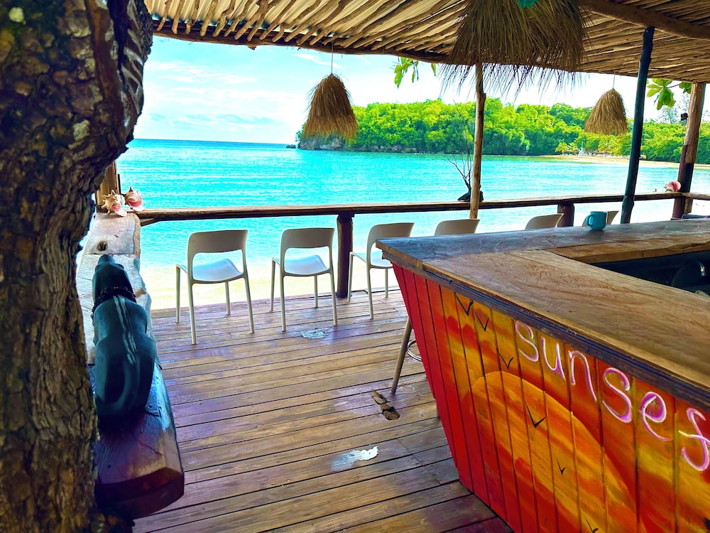 Sand And Tan Beach Hotel — Restaurant & bars in Ocho Rios