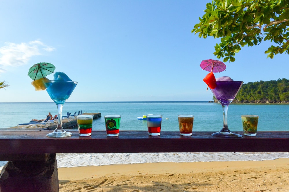Sand And Tan Beach Hotel — Restaurant & bars in Ocho Rios