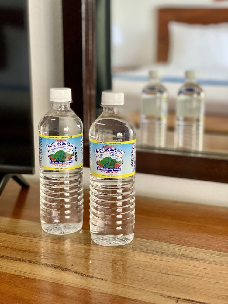 Sand And Tan Beach Hotel — Hotel rooms in Ocho Rios