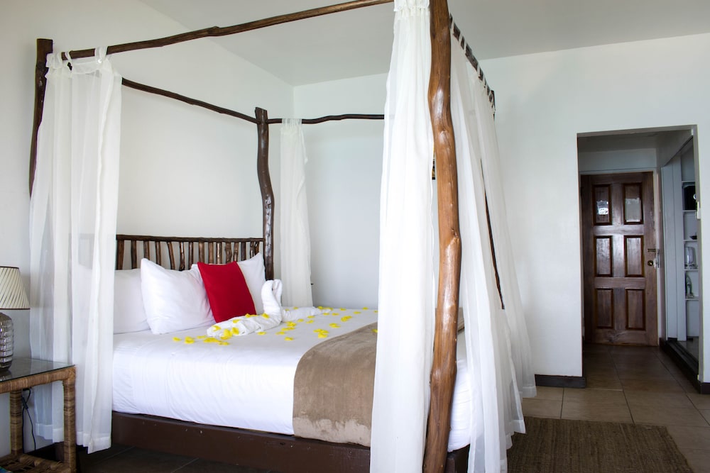Sand And Tan Beach Hotel — Hotel rooms in Ocho Rios