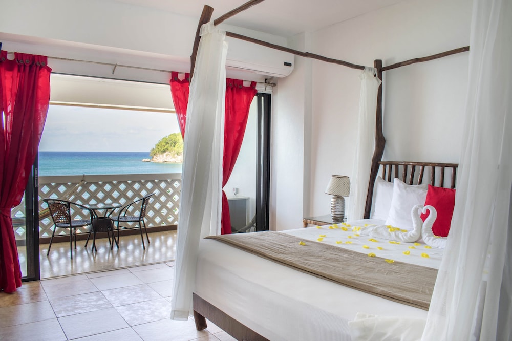 Sand And Tan Beach Hotel — Hotel rooms in Ocho Rios