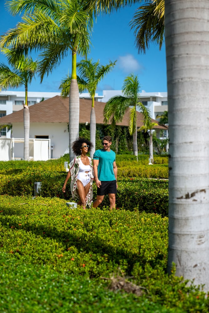 Paradisus Grand Cana - All Suites - All Inclusive — Hotel building in Bavaro, La Altagracia