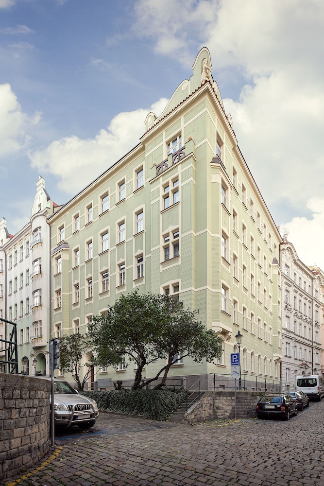 Allure Hotel & Residence Prague — Hotel building in Prague, Prague