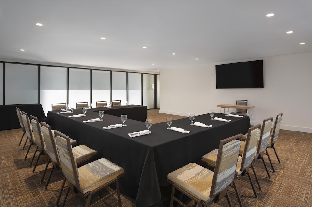 Hilton Garden Inn La Romana — Hotel building in La Romana