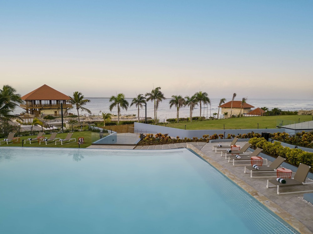 Hilton Garden Inn La Romana — Swimming pool in La Romana