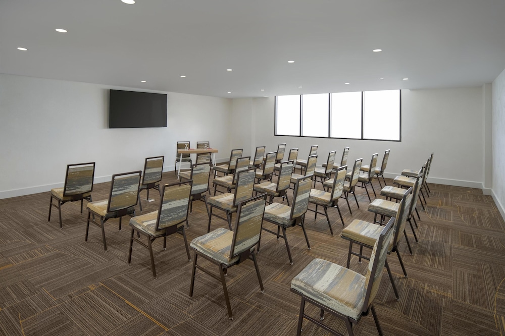 Hilton Garden Inn La Romana — Hotel building in La Romana