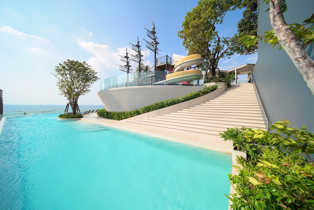 Somerset Pattaya — Swimming pool in Pattaya, Chonburi
