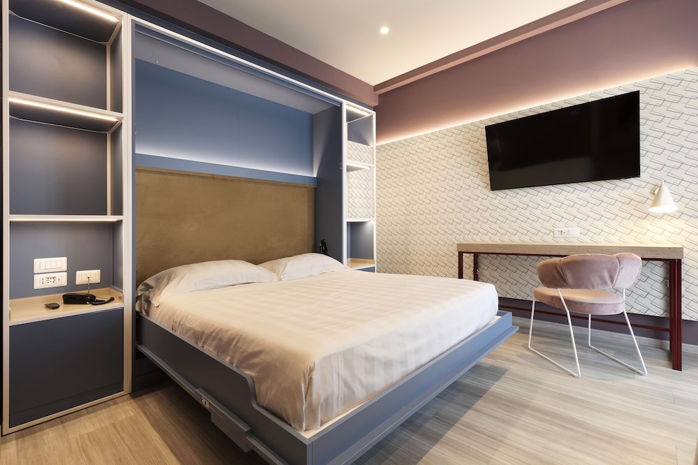 Adesso Hotel — Hotel rooms in Rome, Lazio