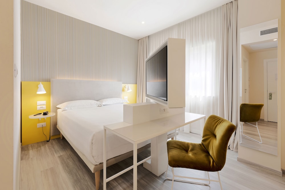Adesso Hotel — Hotel rooms in Rome, Lazio