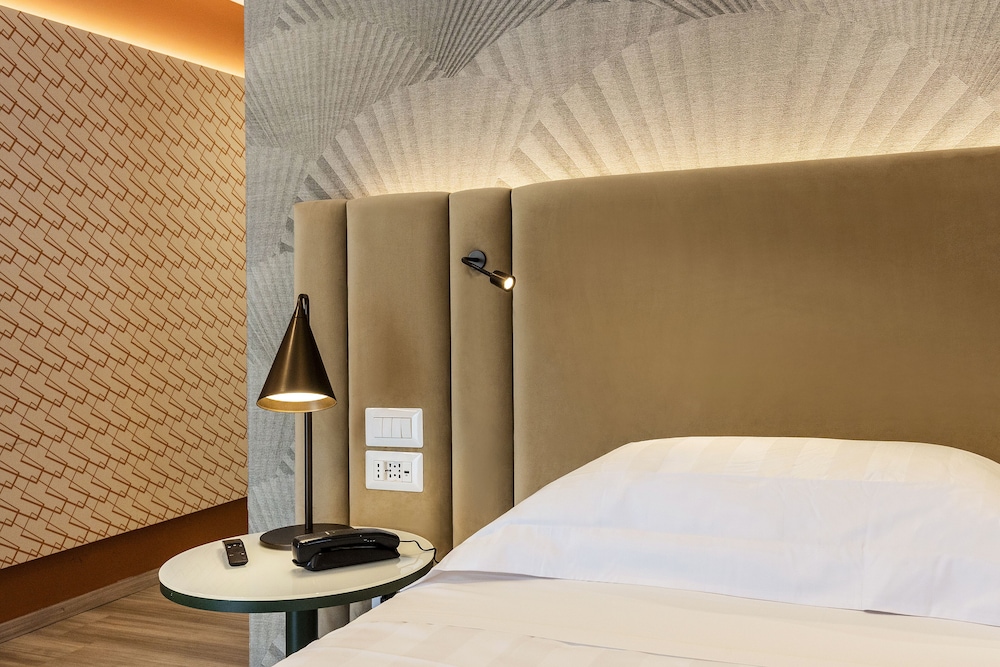 Adesso Hotel — Hotel rooms in Rome, Lazio