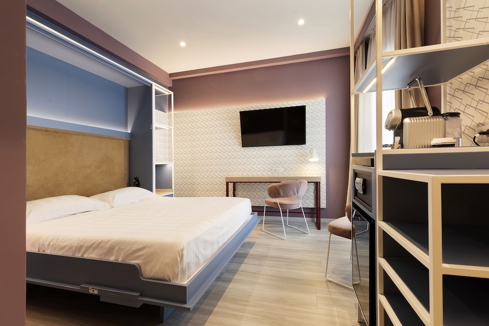 Adesso Hotel — Hotel rooms in Rome, Lazio