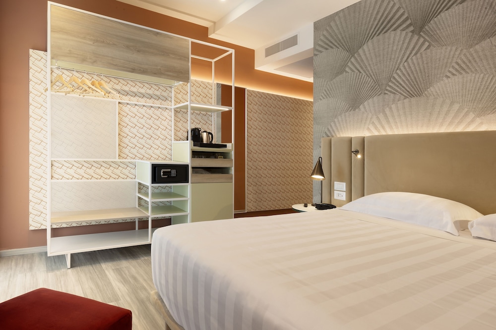 Adesso Hotel — Hotel rooms in Rome, Lazio