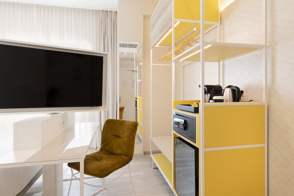 Adesso Hotel — Hotel rooms in Rome, Lazio