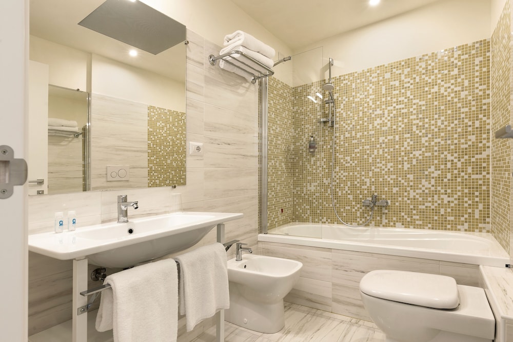 Adesso Hotel — Hotel rooms in Rome, Lazio