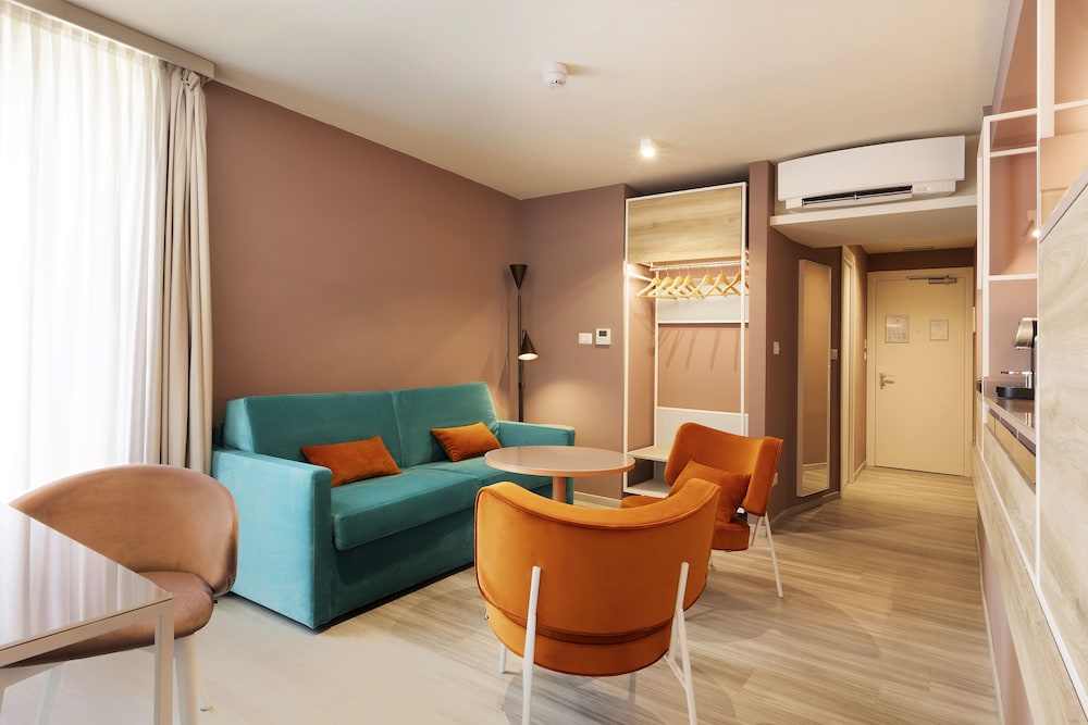 Adesso Hotel — Hotel rooms in Rome, Lazio