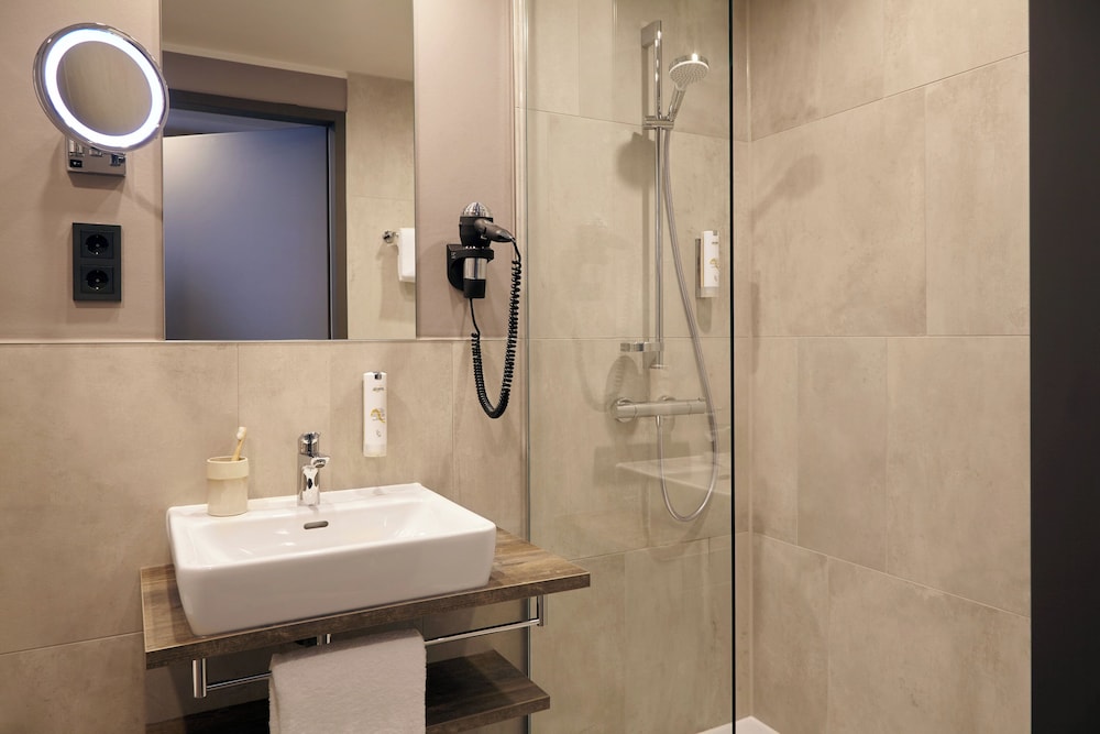 Candlewood Suites Dusseldorf Airport by IHG — Hotel rooms in Düsseldorf, North Rhine-Westphalia