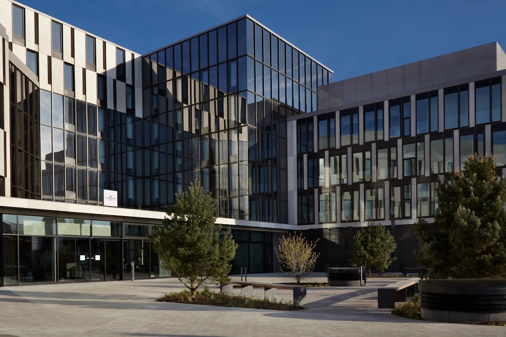 Candlewood Suites Dusseldorf Airport by IHG — Hotel building in Düsseldorf, North Rhine-Westphalia