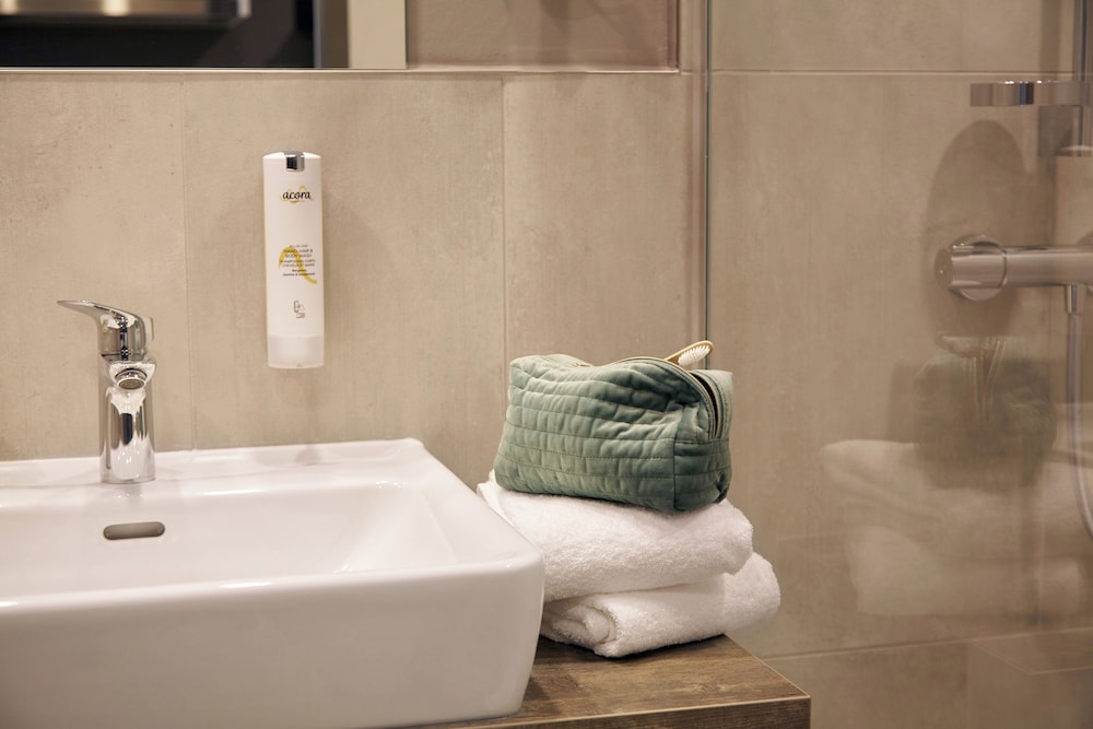 Candlewood Suites Dusseldorf Airport by IHG — Hotel rooms in Düsseldorf, North Rhine-Westphalia