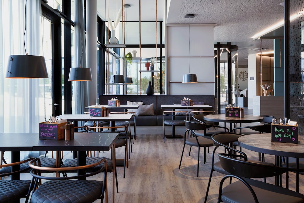 Candlewood Suites Dusseldorf Airport by IHG — Restaurant & bars in Düsseldorf, North Rhine-Westphalia