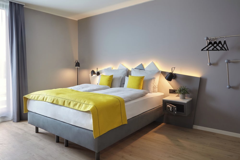 Candlewood Suites Dusseldorf Airport by IHG — Hotel rooms in Düsseldorf, North Rhine-Westphalia