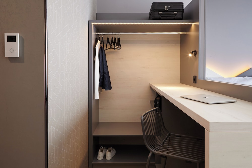 Candlewood Suites Dusseldorf Airport by IHG — Hotel rooms in Düsseldorf, North Rhine-Westphalia
