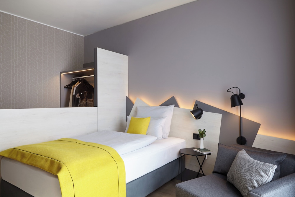 Candlewood Suites Dusseldorf Airport by IHG — Hotel rooms in Düsseldorf, North Rhine-Westphalia