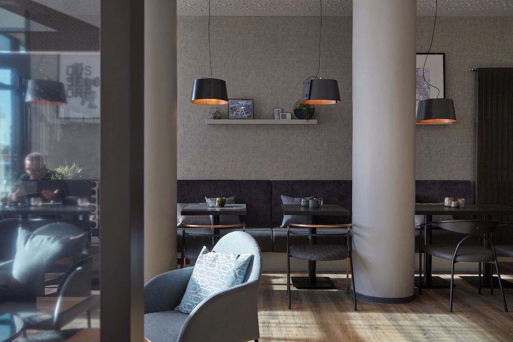 Candlewood Suites Dusseldorf Airport by IHG — Restaurant & bars in Düsseldorf, North Rhine-Westphalia