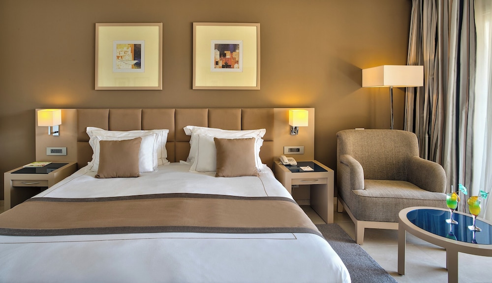 Cleopatra Luxury Resort Makadi Bay — Hotel rooms in Makadi Bay, Red Sea