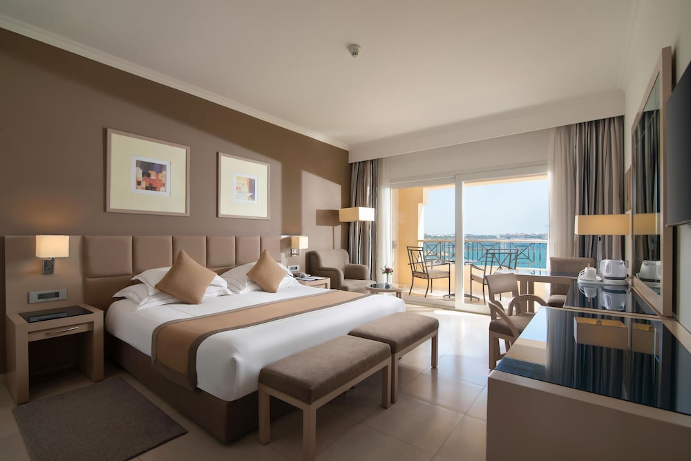 Cleopatra Luxury Resort Makadi Bay — Hotel rooms in Makadi Bay, Red Sea