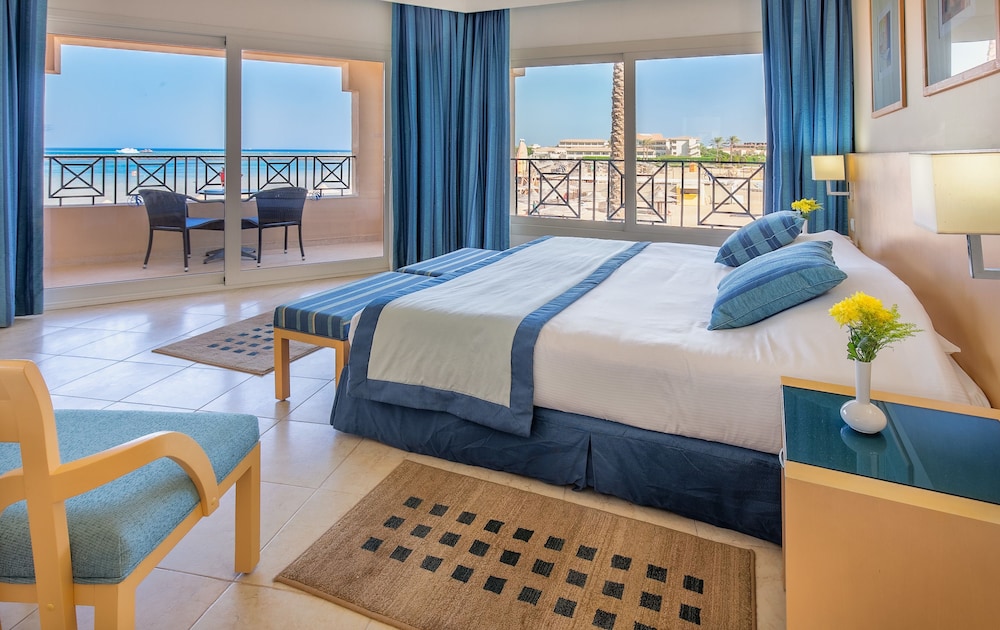 Cleopatra Luxury Resort Makadi Bay — Hotel rooms in Makadi Bay, Red Sea