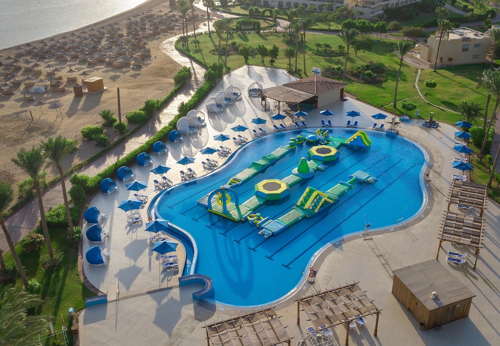 Cleopatra Luxury Resort Makadi Bay — Swimming pool in Makadi Bay, Red Sea