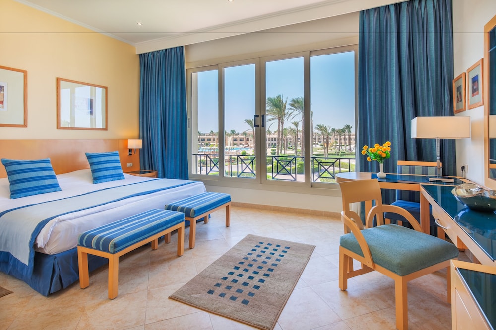 Cleopatra Luxury Resort Makadi Bay — Hotel rooms in Makadi Bay, Red Sea