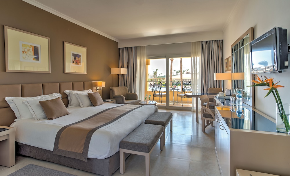 Cleopatra Luxury Resort Makadi Bay — Hotel rooms in Makadi Bay, Red Sea