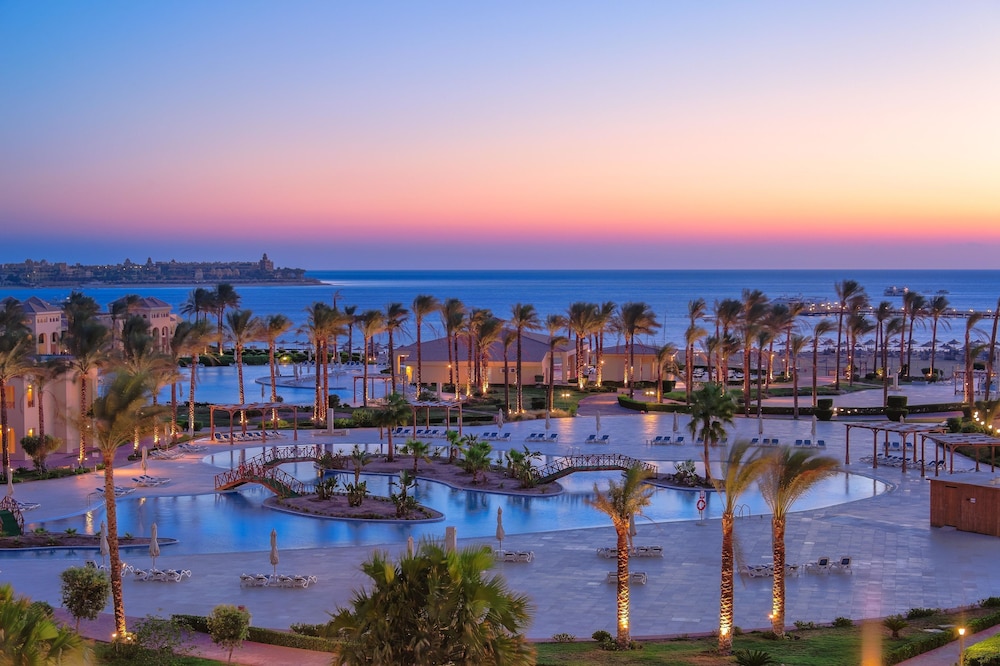 Cleopatra Luxury Resort Makadi Bay — Swimming pool in Makadi Bay, Red Sea