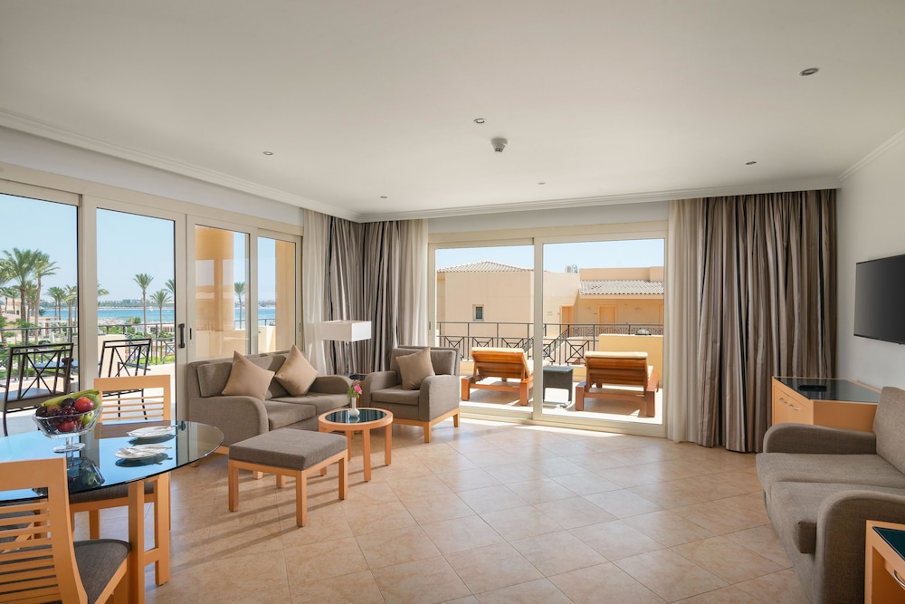 Cleopatra Luxury Resort Makadi Bay — Hotel rooms in Makadi Bay, Red Sea