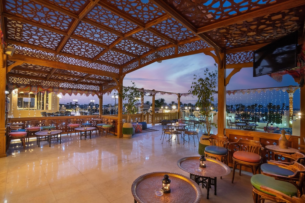 Cleopatra Luxury Resort Makadi Bay — Restaurant & bars in Makadi Bay, Red Sea