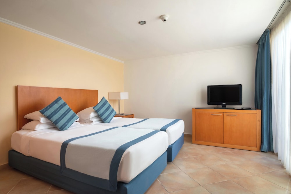 Cleopatra Luxury Resort Makadi Bay — Hotel rooms in Makadi Bay, Red Sea