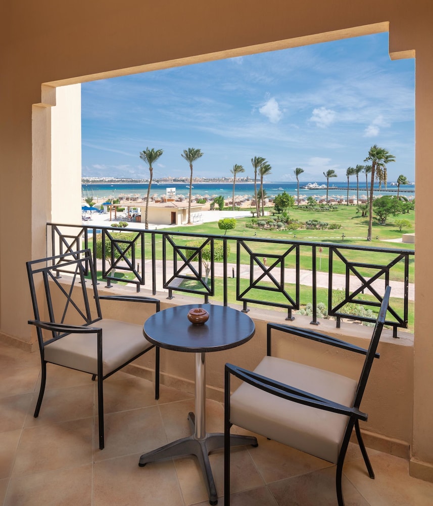Cleopatra Luxury Resort Makadi Bay — Hotel rooms in Makadi Bay, Red Sea
